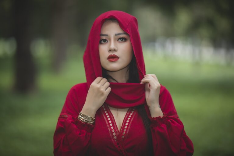 Fashion and Cultural Icons: Influential Figures Shaping Style